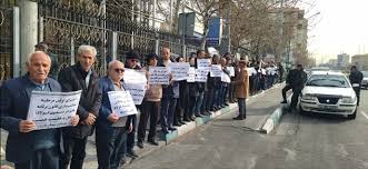 ادامه تجمع اعتراضی بازنشستگان فولاد مقابل ساختمان مجلس 1 ادامه تجمع اعتراضی بازنشستگان فولاد مقابل ساختمان مجلس3