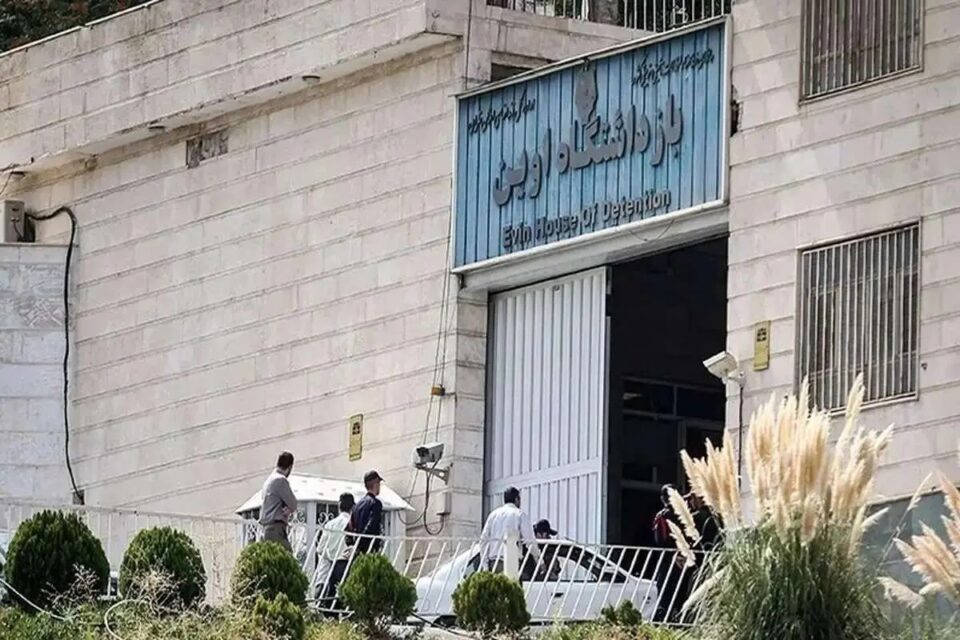 انتقال دسته‌جمعی زندانیان سیاسی زن به زندان اوین1