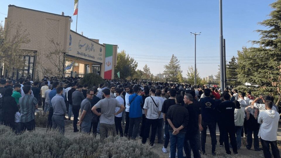 تجمع اعتراضی مردم همدان علیه حضور دانشجویان عراقی1