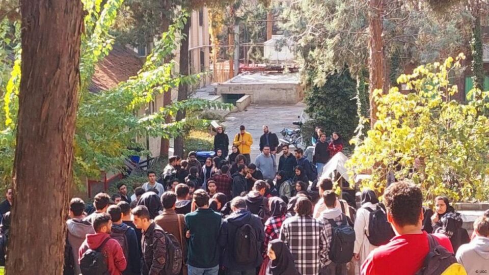 تداوم اعتراض شبانه دانشجویان خواجه نصیر الدین طوسی