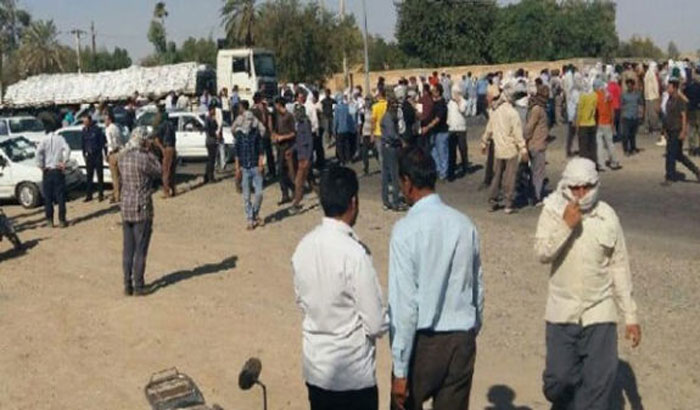 تداوم اعتصاب کارگران شرکت کشت و صنعت نیشکر هفت تپه 1 تداوم اعتصاب کارگران شرکت کشت و صنعت نیشکر هفت تپه