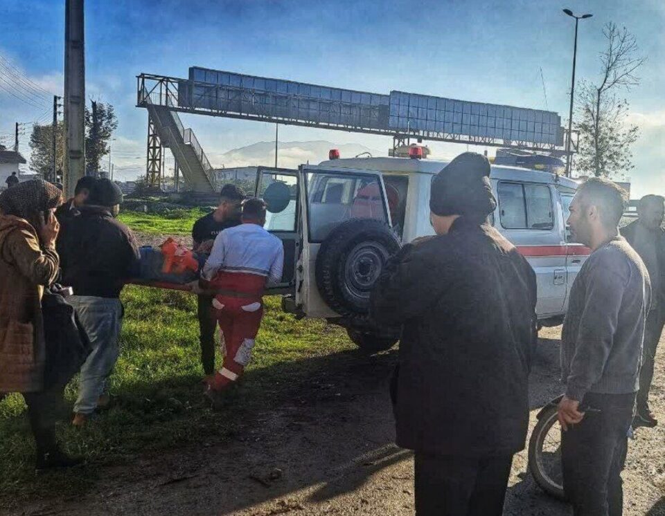 مصدومیت سه کارگر در شهرک صنعتی آق‌قلا