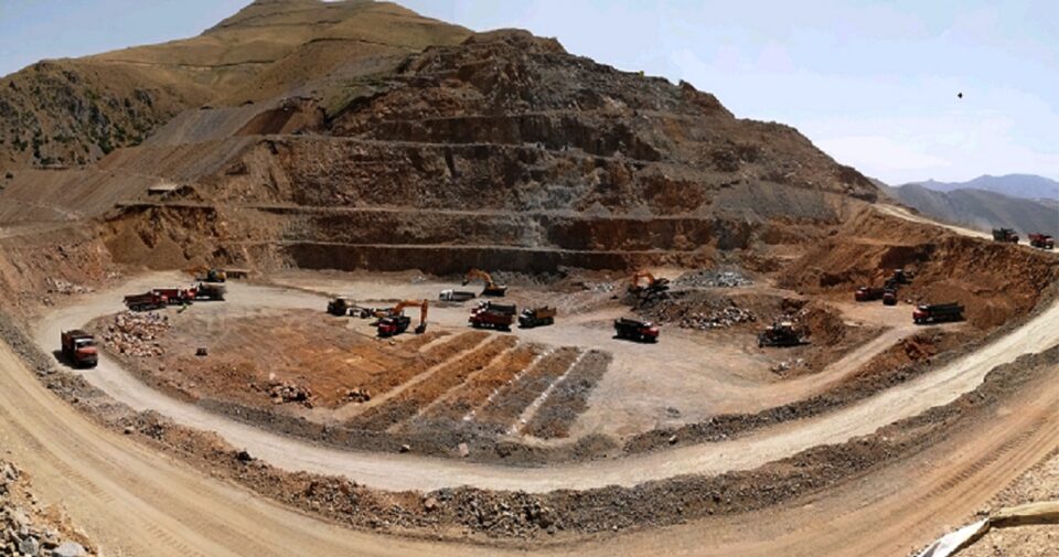 اعتراض ساکنان روستاهای اطراف معدن طلای تفتان