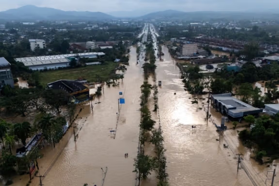 افزایش تلفات سیل شدبد در تایلند به بیش از ۸۰ نفر