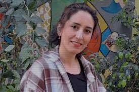 محکومیت فروغ خسروی معلم بهبهانی به ۱۵ سال حبس