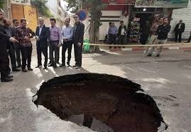 وضعیت نابسامان زیرساخت‌های شهری در خیابان خمینی زابل