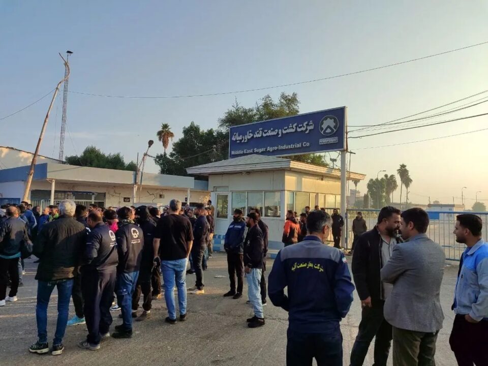 استمرار اعتراض صنفی کارگران قند خاورمیانه شوش2