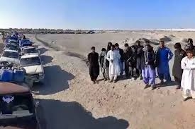 اعتراض سوختبران روتک به بسته‌شدن گذر مرزی