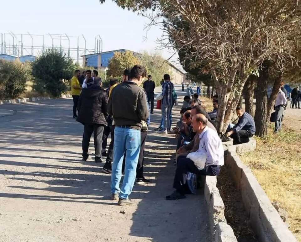 اعتراض و تجمع کارگران شرکت فولاد سیادن ابهر 1