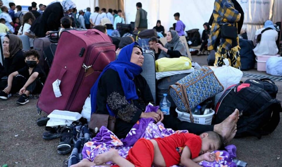 بازداشت خشونت‌آمیز و گسترده مهاجرین افغانستانی کسبه2