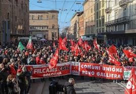 تظاهرات کارگران ایتالیایی در اعتراض به بودجه ریاضتی