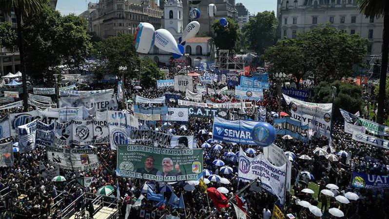 تظاهرات گسترده اتحادیه‌های کارگری آرژانتین علیه دولت
