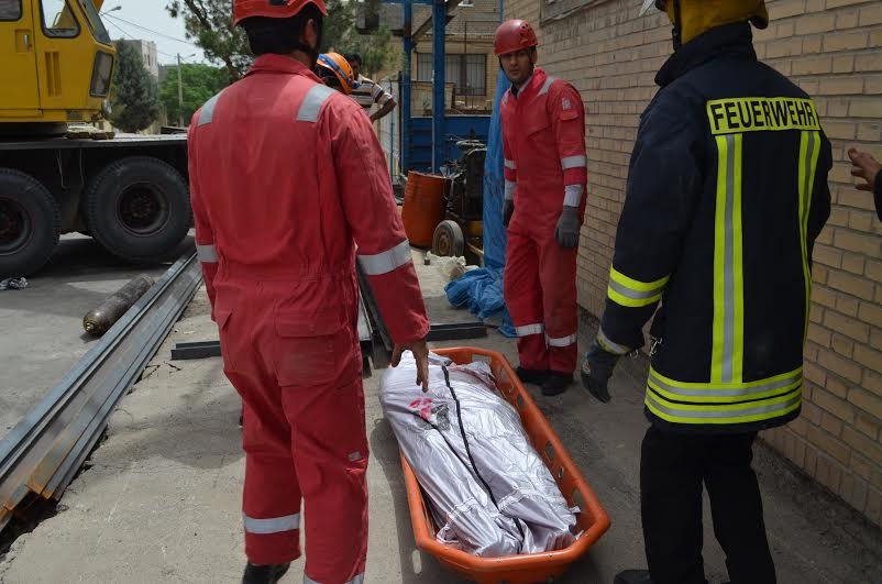 جانباختن ۱۰ کارگر در مشهد و اصفهان