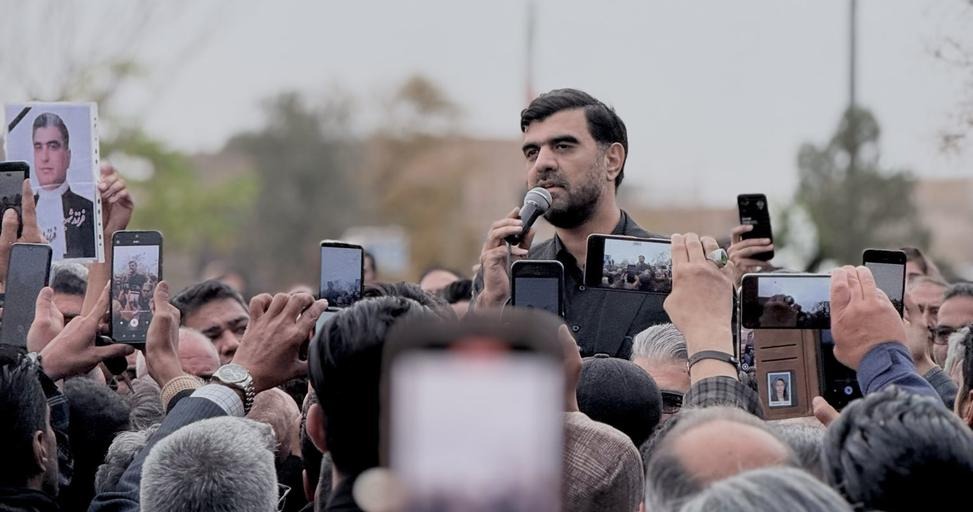 سوء‌استفاده رضا پهلوی از مراسم هفتم زنده‌یاد «خسرو علی‌کردی» در مشهد!