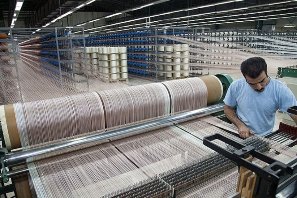 عدم پرداخت حق بیمه کارگران کارخانه پویا نخ ایلام 3