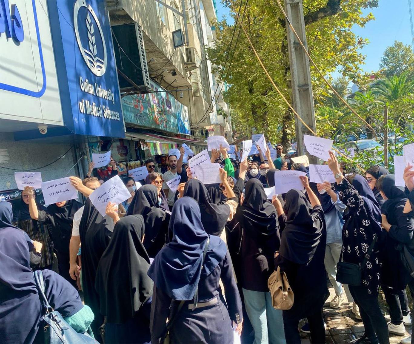 گردهمایی اعتراضی پرستاران در گرگان