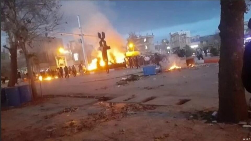 ادامه تجمعات گسترده اعتراضی در تهران و چندین شهر دیگر3