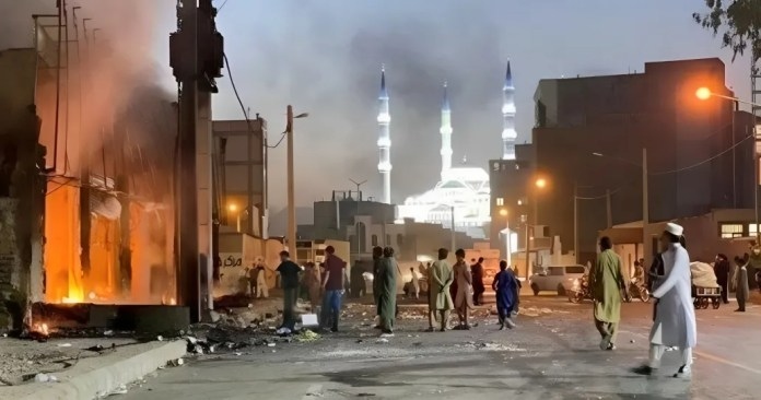 بازداشت خشونت‌آمیز بیش از ۲۰۰ شهروند در زاهدان