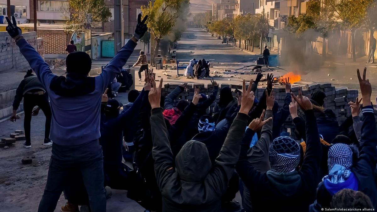 تداوم اعتراضات سراسری در شهرهای مختلف