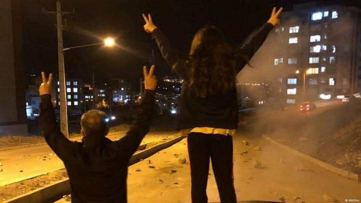 تداوم اعتراضات شبانه و خیزش سراسری مردم  ایران