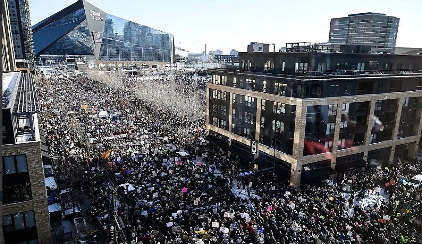 تظاهرات هزاران نفر در ایالت مینه سوتا علیه اقدامات اداره مهاجرت