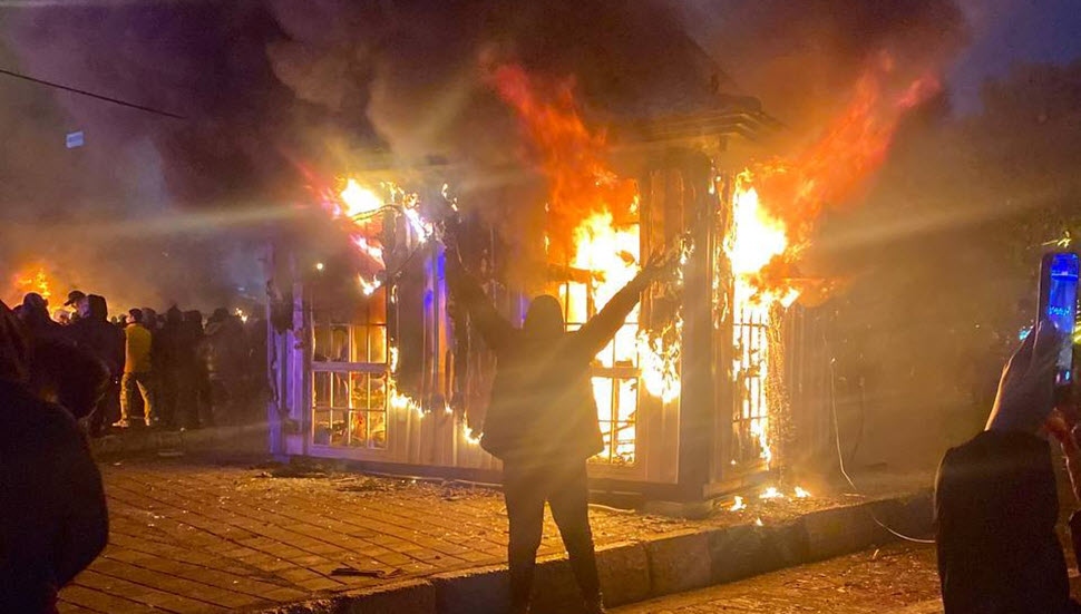 تیراندازی نیروهای امنیتی در جریان مراسم خاکسپاری علیرضا صیدی