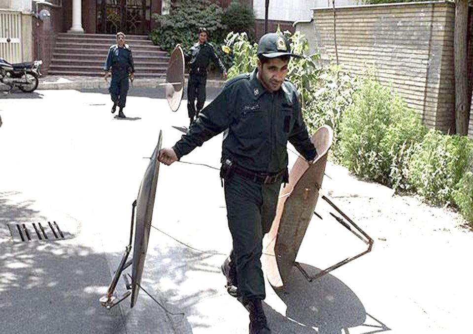 جمع‌آوری گسترده ماهواره‌ها شروع فاز جدید مهندسی سرکوب 1