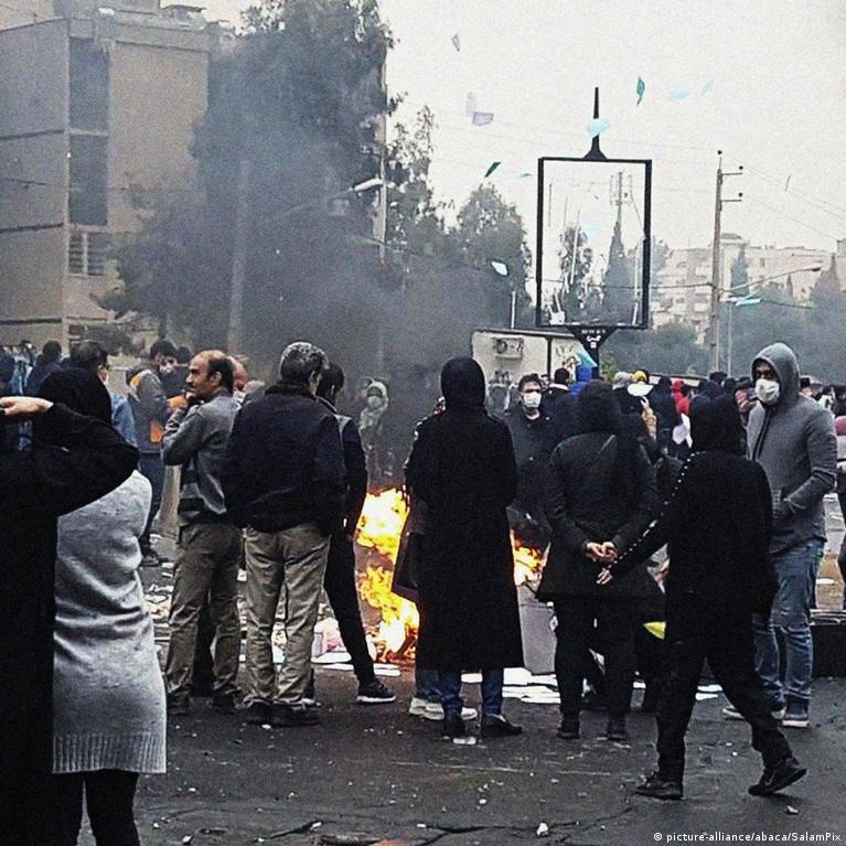 حمایت بازاریان دیزل‌آباد کرمانشاه از اعتراضات سراسری