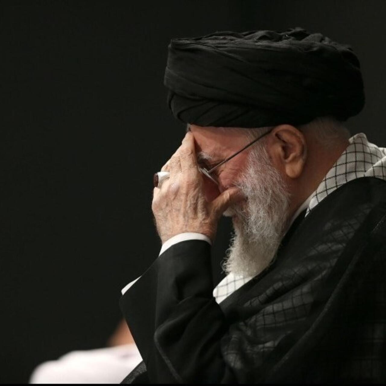 درخواست  فعالان ایرانی خارج از کشور برای کناره‌گیری علی خامنه‌ای