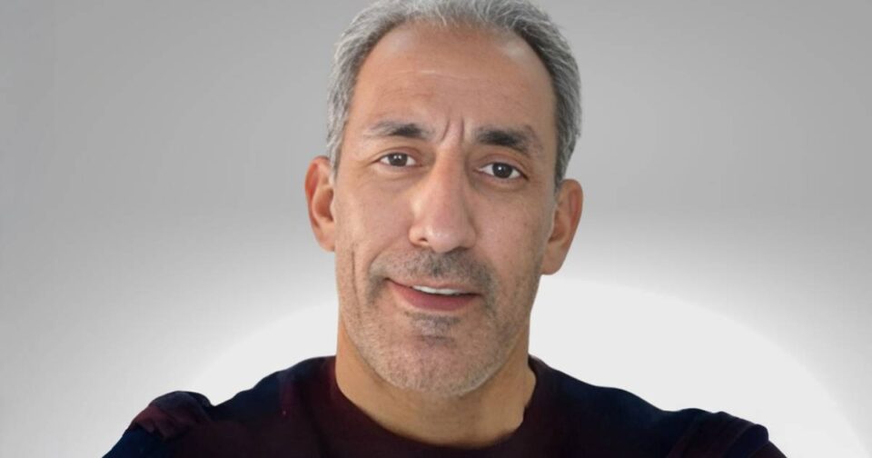 محکوم کردن سرکوب و کشتار توسط فرزند وزیر پیشین اطلاعات1