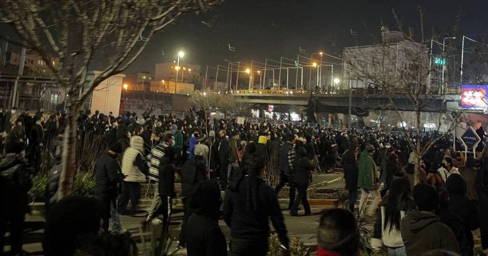 محکومیت سرکوب معترضان توسط کنفدراسیون اتحادیه‌های کارگری هلند