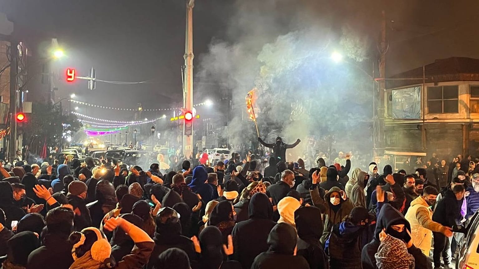 واگذاری سرکوب اعتراضات به سپاه توسط علی خامنه ایی