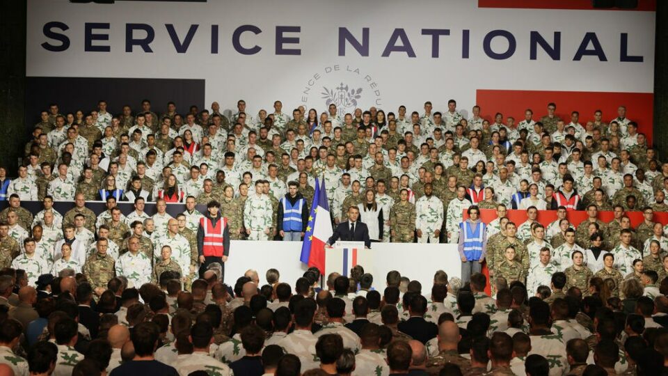 کارزار جذب نیرو برای خدمت ملی در فرانسه