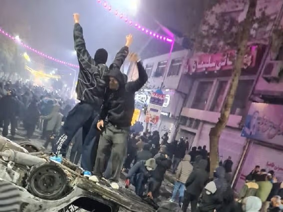 گزارشی از سیزدهمین روز اعتراضات سراسری با وجود قطعی اینترنت