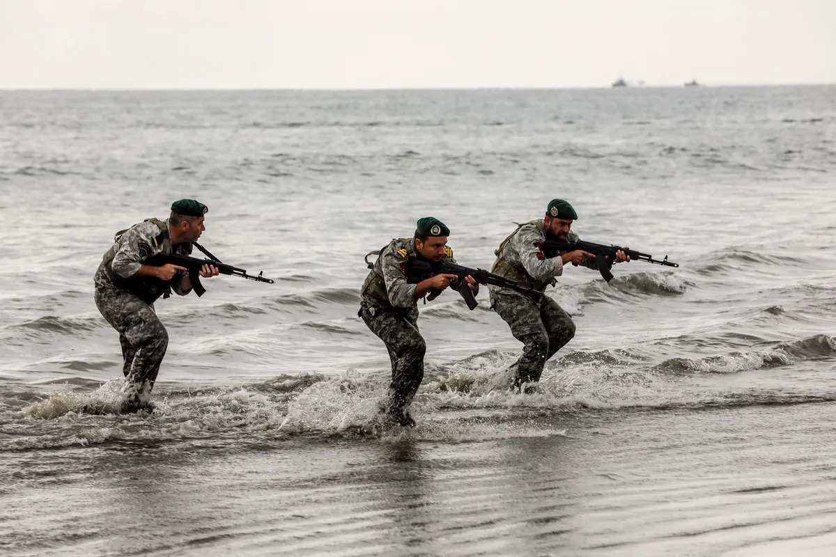 آغاز رزمایش سپاه پاسداران برای کنترل تنگه هرمز