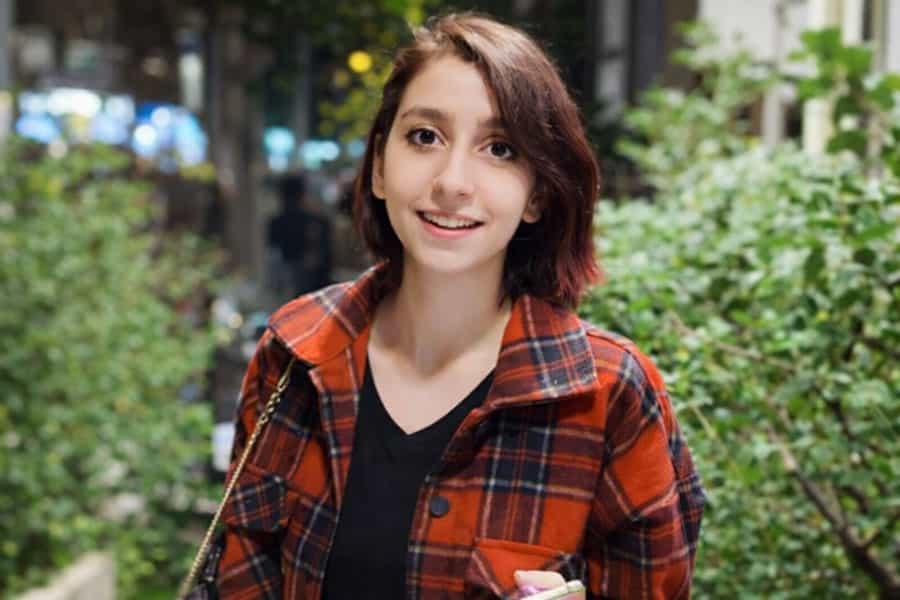 اخراج منیژه موذن روزنامه‌نگار به دلیل رعایت نکردن حجاب اجباری