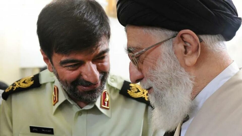 افشای ماشین کشتار خامنه ایی توسط روزنامه فیگارو 3