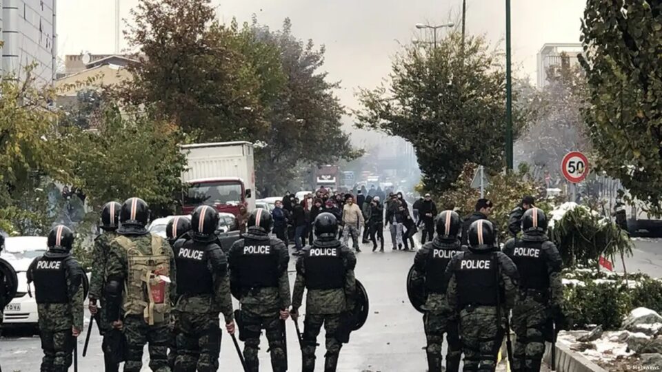 بیانیه جمهوری‌خواهان ایران علیه سرکوب معترضان 1