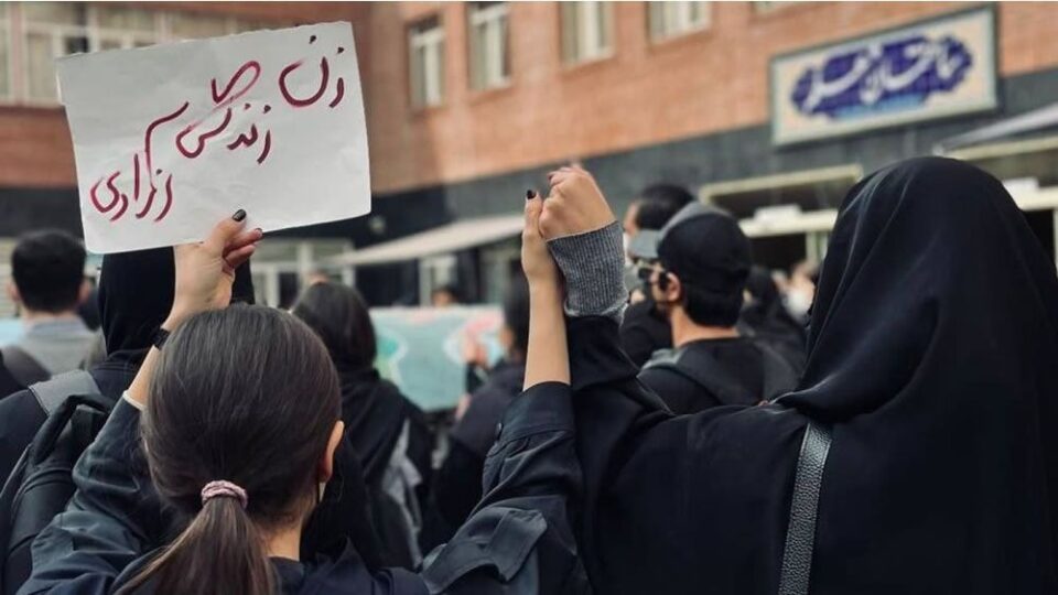 بیانیه دانشجویان علامه طباطبایی در مخالفت با مجازی‌سازی ترم آینده