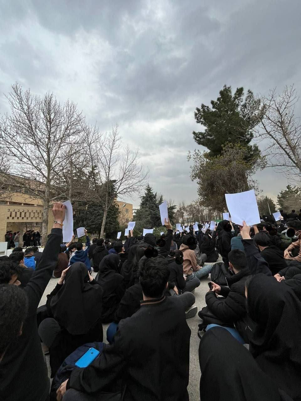 تداوم اعتراضات دانشجویی و تشدید فضای امنیتی در دانشگاه‌ها