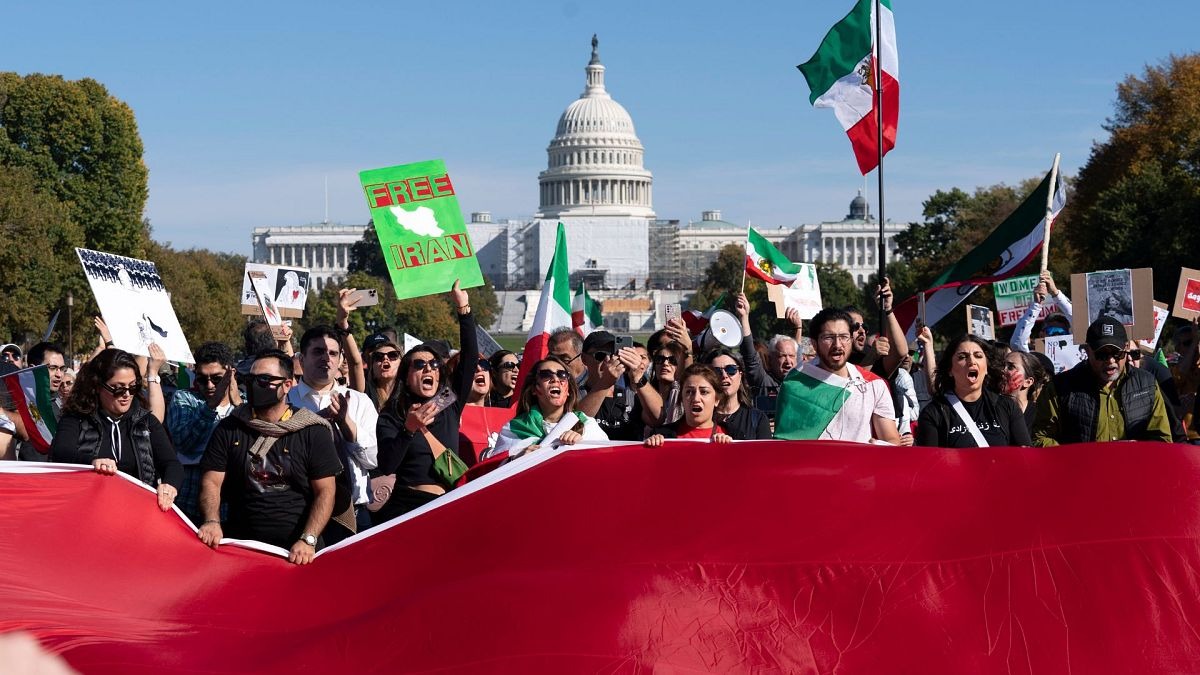 ادامه کارزار همبستگی جهانی با انقلاب مردم ایران