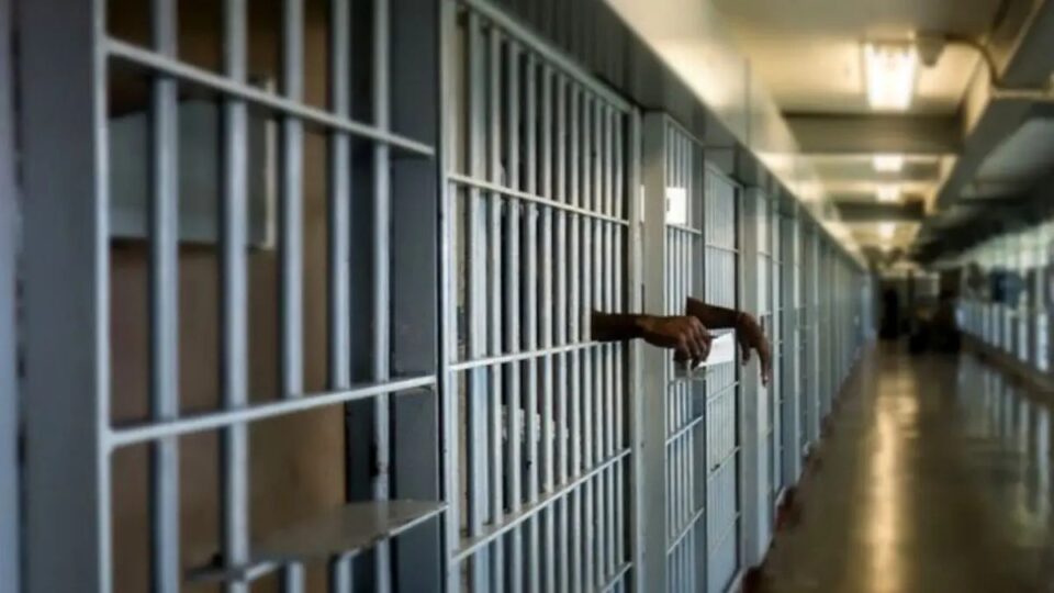 تشدید فشارهای امنیتی در زندانهای یزد شیراز و قزلحصار1