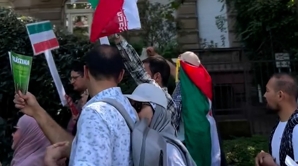 تظاهرات همزمان ایرانیان در ونکوور و فرانکفورت در حمایت از مردم ایران