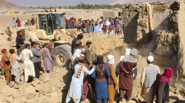 حمله هوایی گسترده پاکستان به افغانستان