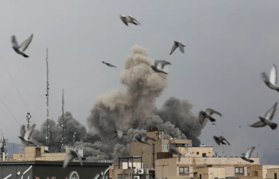 نامه بیش از ۵۰۰ استاد و پژوهشگر برای توقف جنگ با ایران