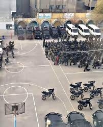 استقرار نیروهای نظامی در یک مدرسه در راسک