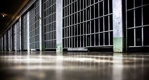 اعتراض شهروندان به استقرار نیروهای حکومتی در خانه معلم آبدانان