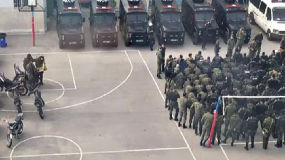 انتقال نیروهای سپاه پاسداران به یک مدرسه در شهر خوی