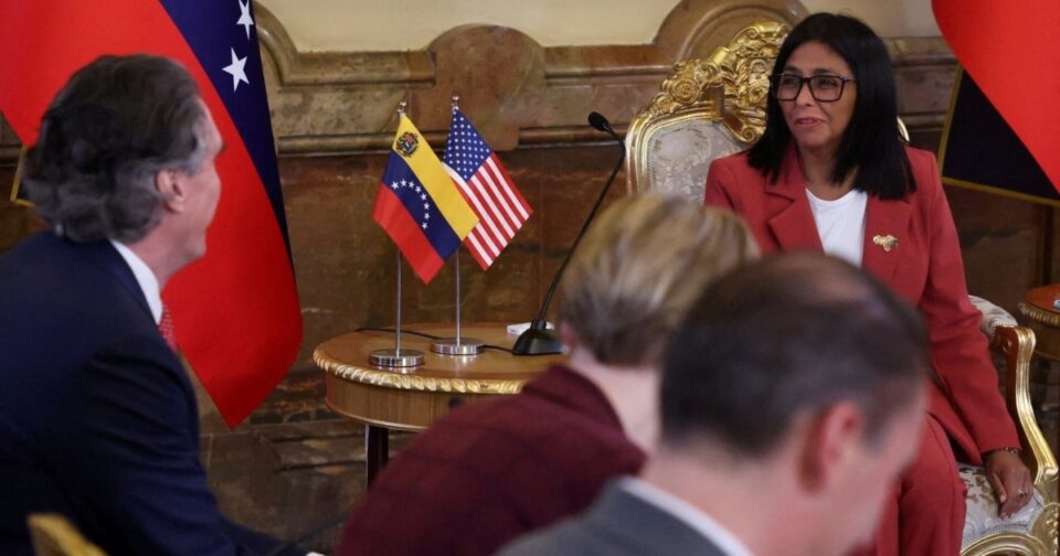 به رسمیت شناختن دولت موقت ونزوئلا توسط آمریکا