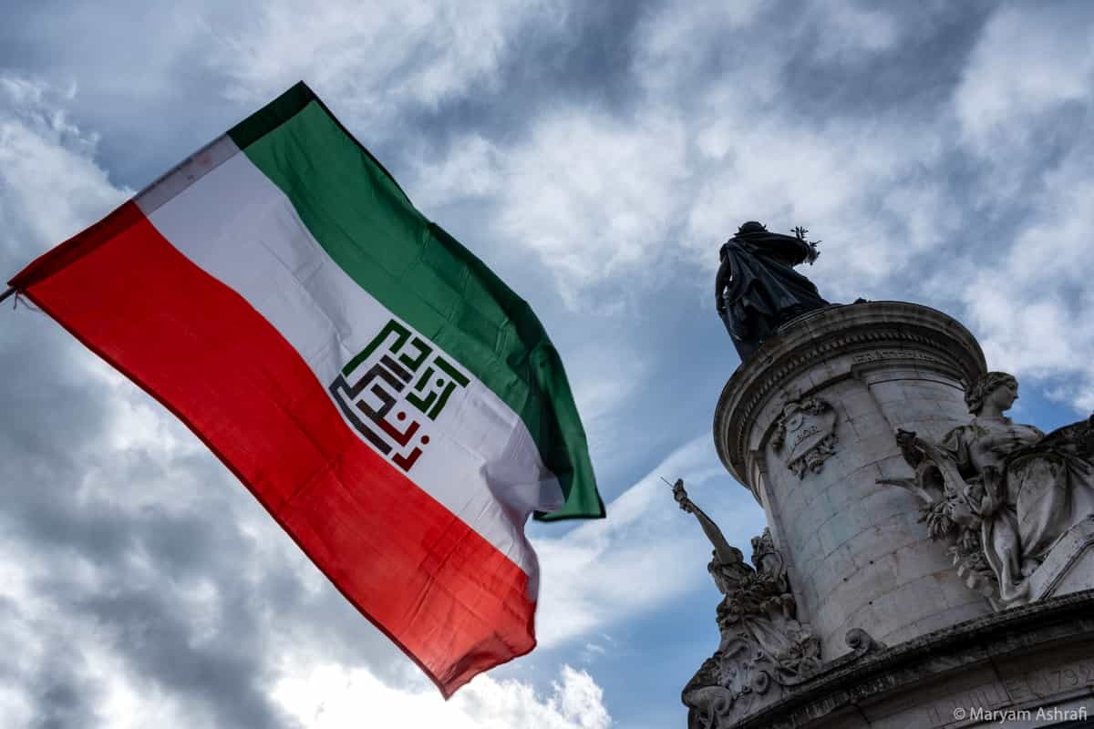 تجمع اعتراضی در پاریس علیه جنگ و جمهوری اسلامی